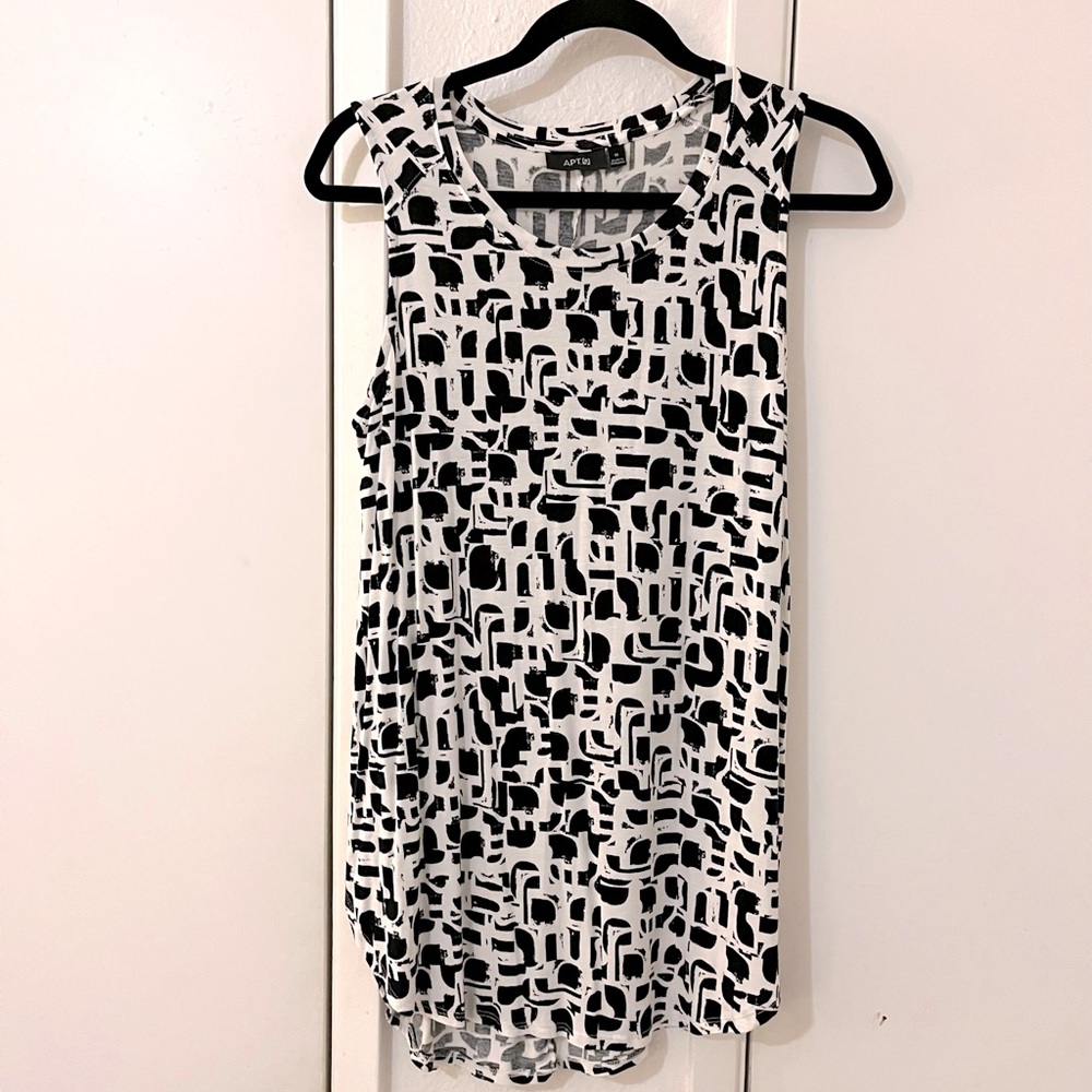 NWOT Apt 9 Top
